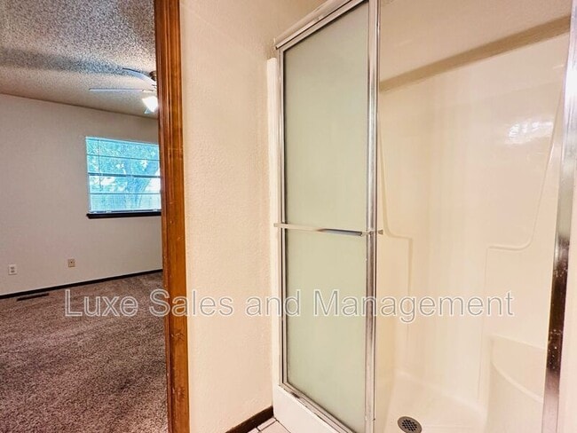 Building Photo - 7208 Kings Manor Ct