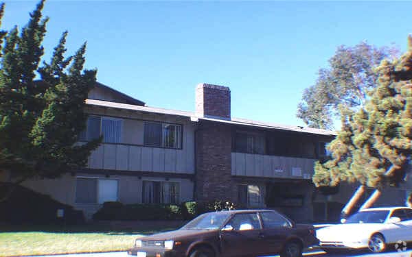 Building Photo - 2049 Las Vegas Ave
