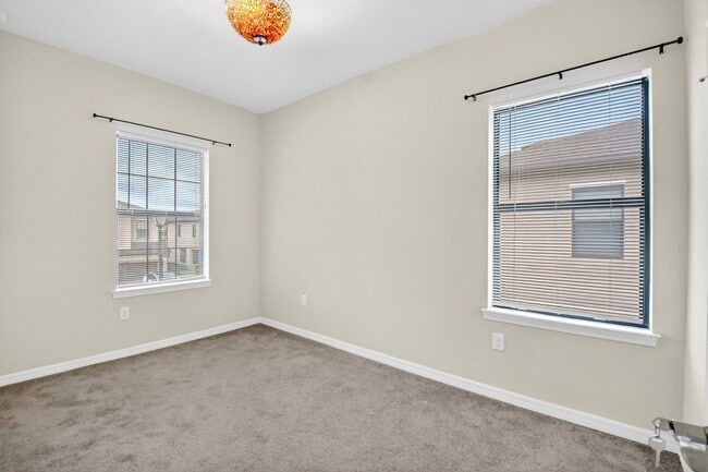 Building Photo - 2833 Troubadour St