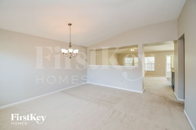 Building Photo - 1437 Heather Ct