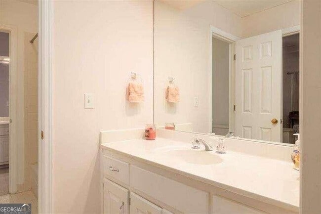 Building Photo - 160 Clipper Bay Dr