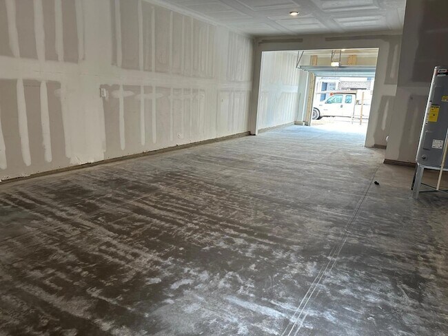 Building Photo - 1106 Harmony Trl