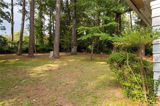 Building Photo - 2718 Morganton Rd