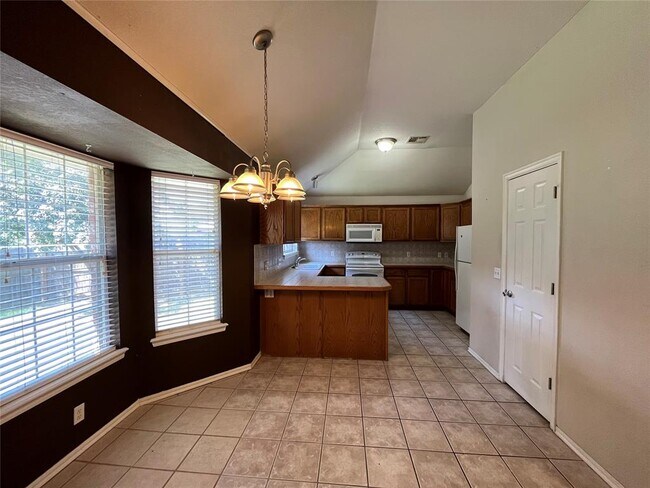 Building Photo - 2045 Rising Hill Dr