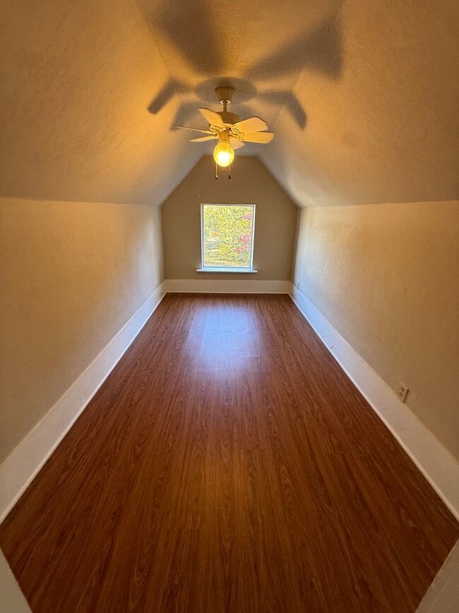 Building Photo - 918 S 19th St