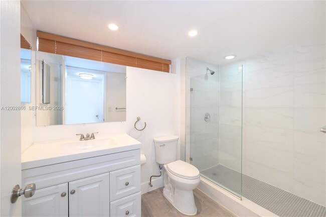 Building Photo - 650 NE 64th St