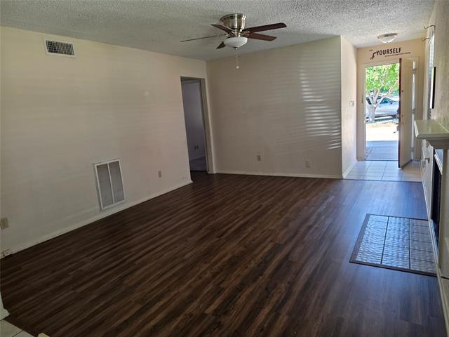 Building Photo - 2411 Springmont Ct