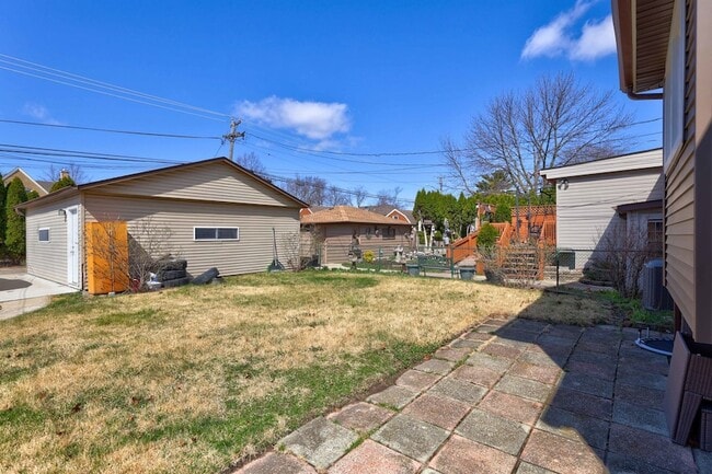 Building Photo - 1644 N 73rd Ct