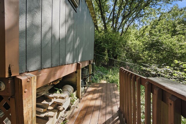 Building Photo - Three Bedroom Home with Great Outdoor Entertainment Space!