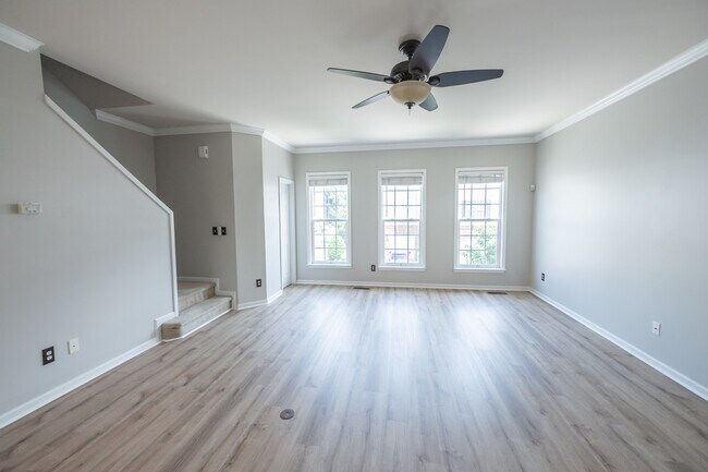 Building Photo - 2922 Duvalla Ave