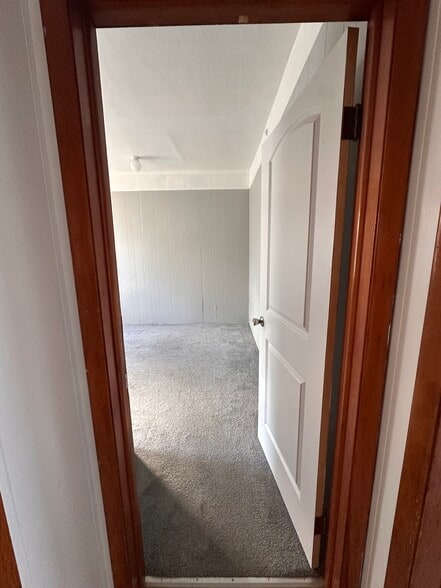 Bedroom 1 - 19 Park St