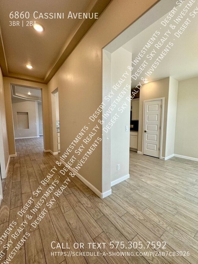 Building Photo - 6860 Cassini Ave