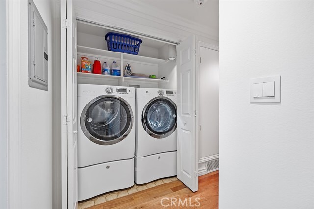 Building Photo - 8180 Manitoba St