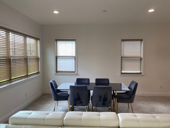 Building Photo - 13219 Oakenshaw Ln