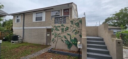 Building Photo - ONE BEDROOM ONE BATHROOM NEWLY RENOVATED A...