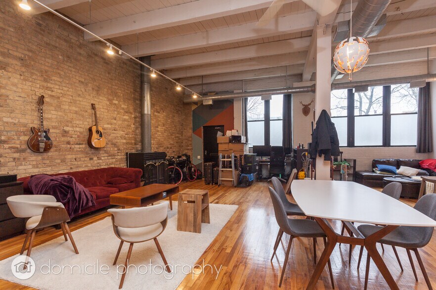 Building Photo - 3312 N Ravenswood Ave