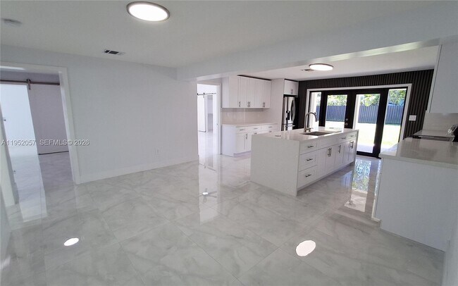 Building Photo - 216 Shadow Way