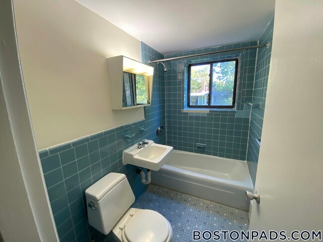 Building Photo - 15 Chester St