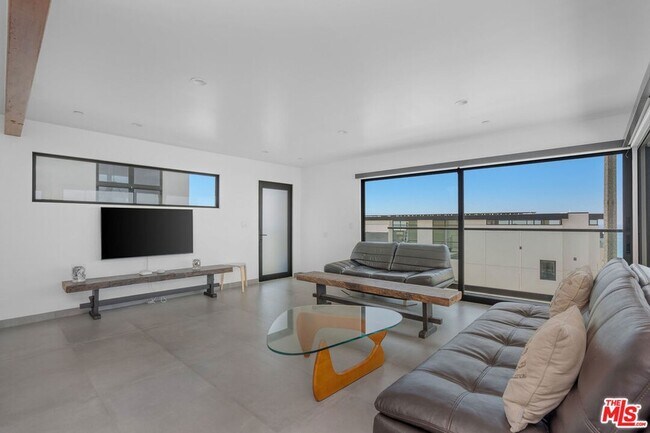 Building Photo - 4108 Highland Ave