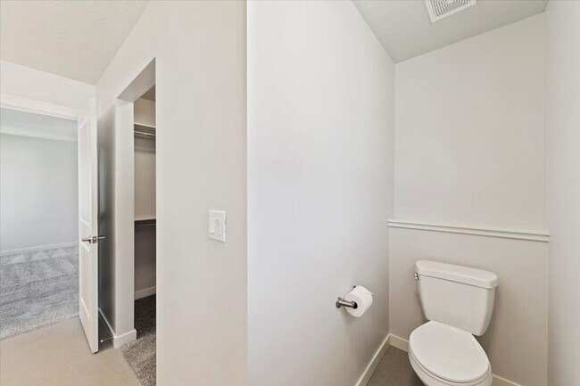 Building Photo - Meridian Spacious Retreat with Neighborhoo...