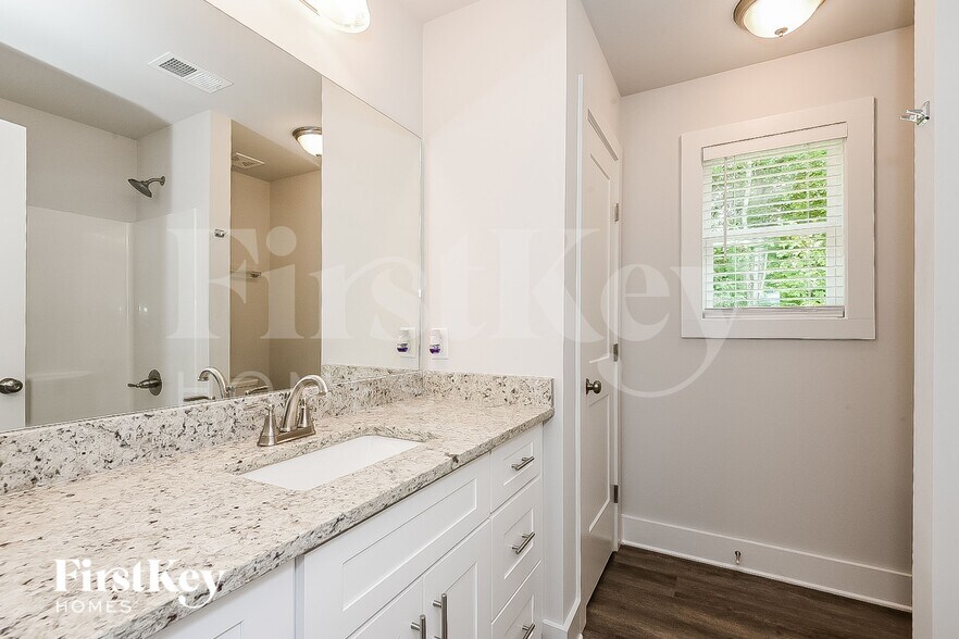 Building Photo - 6955 Overton Cir