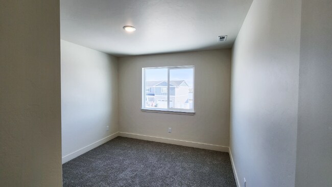 Building Photo - 302 Cottage Dr