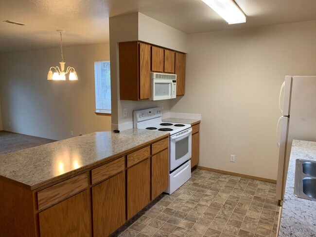 Building Photo - 1813 E 3rd Ave