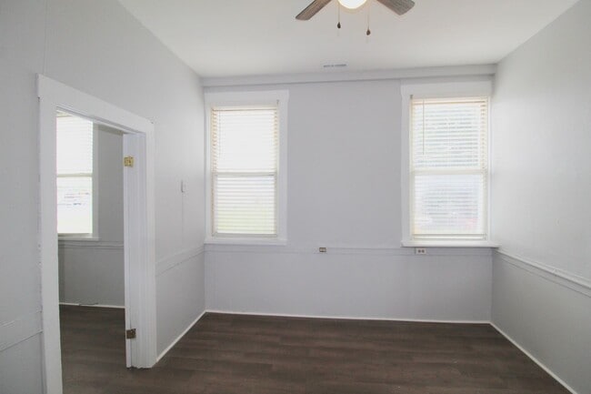 Building Photo - New lower price – Fully Renovated 2 Bed / 1 Bath Apartment in Elkton