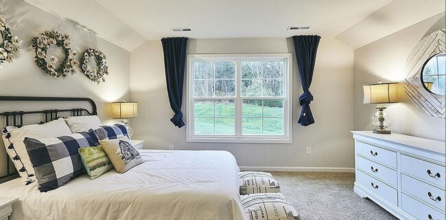 Building Photo - 3 Bedroom / 3 Bath Single Family Home near Brier Creek with 1st floor living!