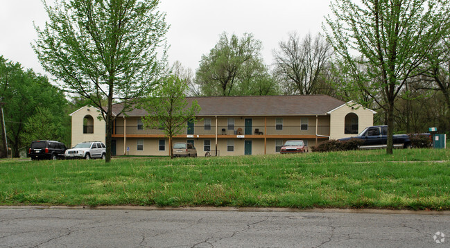 Building Photo - Maple Lane Apartments