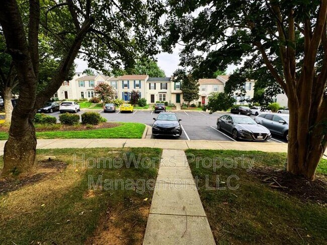 Building Photo - 1232 Seminole Dr
