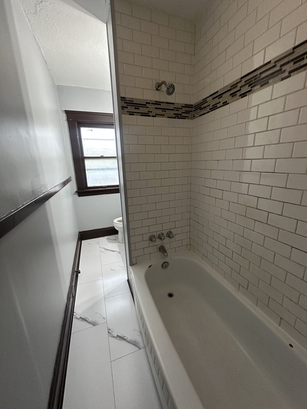 Building Photo - 1557 Cohassett Ave