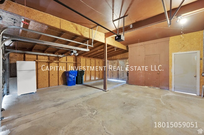 Building Photo - 684 Oquirrh Ave