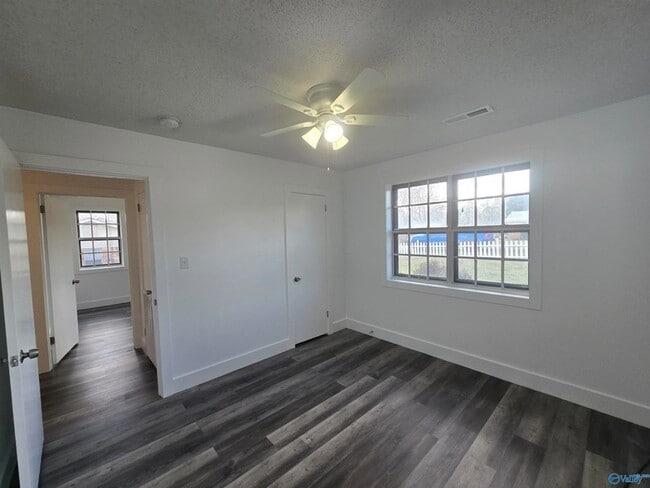 Building Photo - 247 Snow Dr