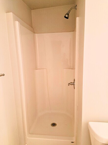 Building Photo - 671 W Clark Rd