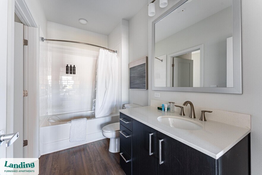 Building Photo - 1225 Utica Dr