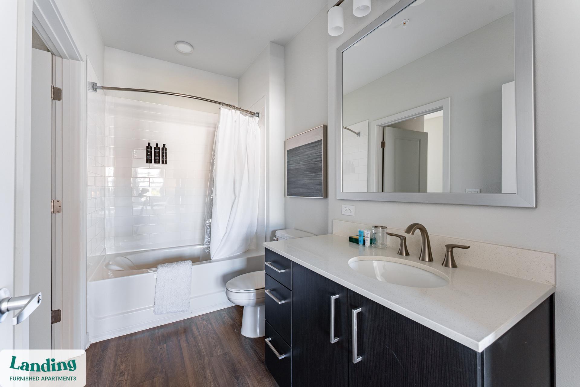 Building Photo - 1225 Utica Dr