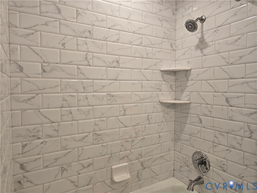 Building Photo - 1308 Maple Ave