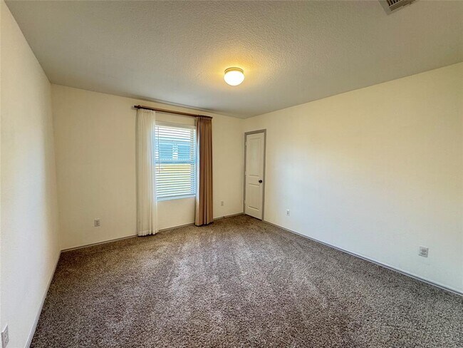 Building Photo - 105 Pearland St