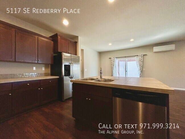 Building Photo - 5117 SE Redberry Pl
