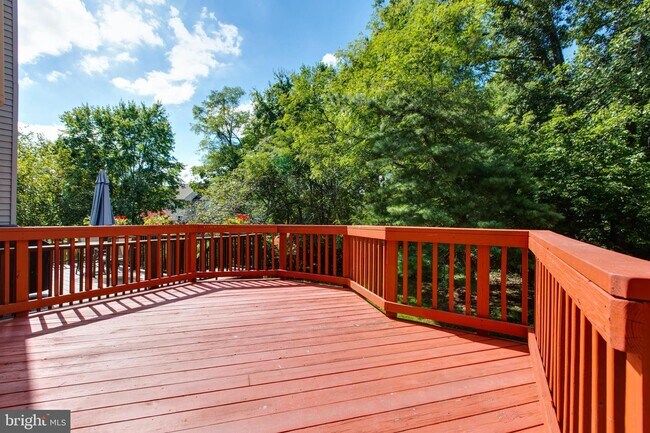 Building Photo - 6213 Stratford Ct