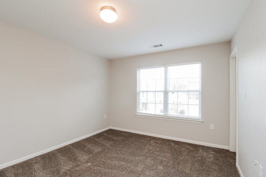 Building Photo - 1220 Chaser Ridge Ct