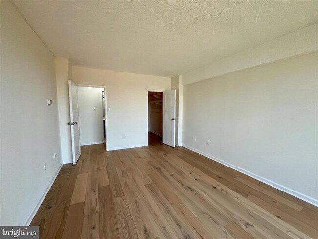 Building Photo - 4141 Henderson Rd