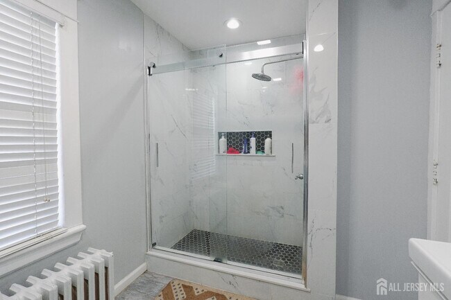 Building Photo - 400 Stockton St