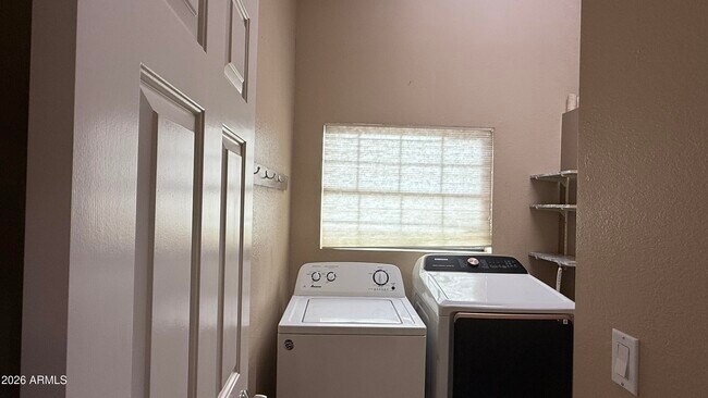 Building Photo - 4148 W Villa Maria Dr