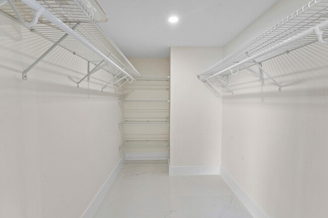 Building Photo - 5460 N Ocean Dr