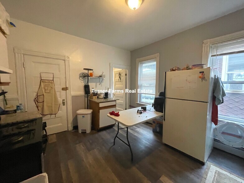 Building Photo - 36 Cherokee St