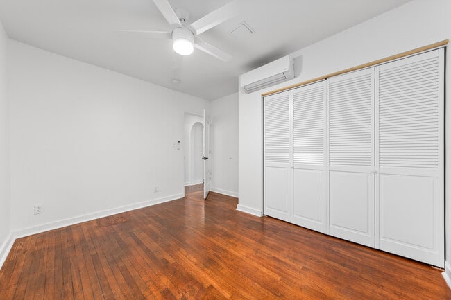 Building Photo - 6067 Lexington Ave