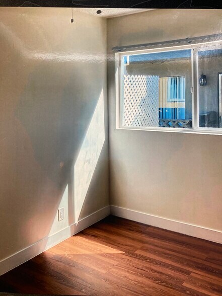 2 bedroom - 1636 S Westgate Ave