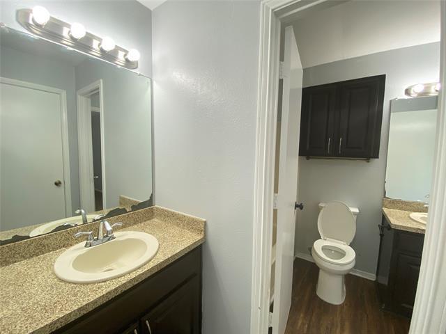 Building Photo - 207 Country Bend